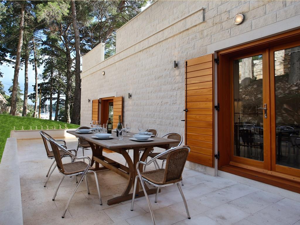 Private Luxury Villa Bianco On Solta For Up To 10 Persons, Heated Pool, Free Parking, Very Close To The Beach! Free Kajak & Mountainbikes, Great Living Area & Privacy! Rogač Exterior foto